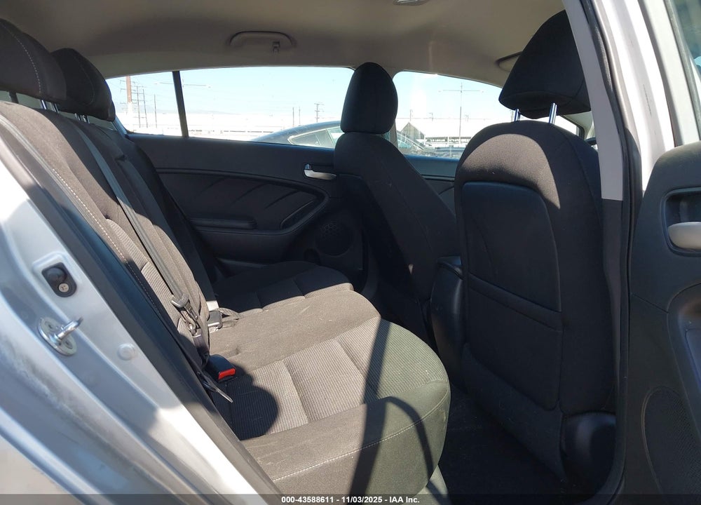 2017 KIA FORTE VIN: KNAFK5A85H5676509