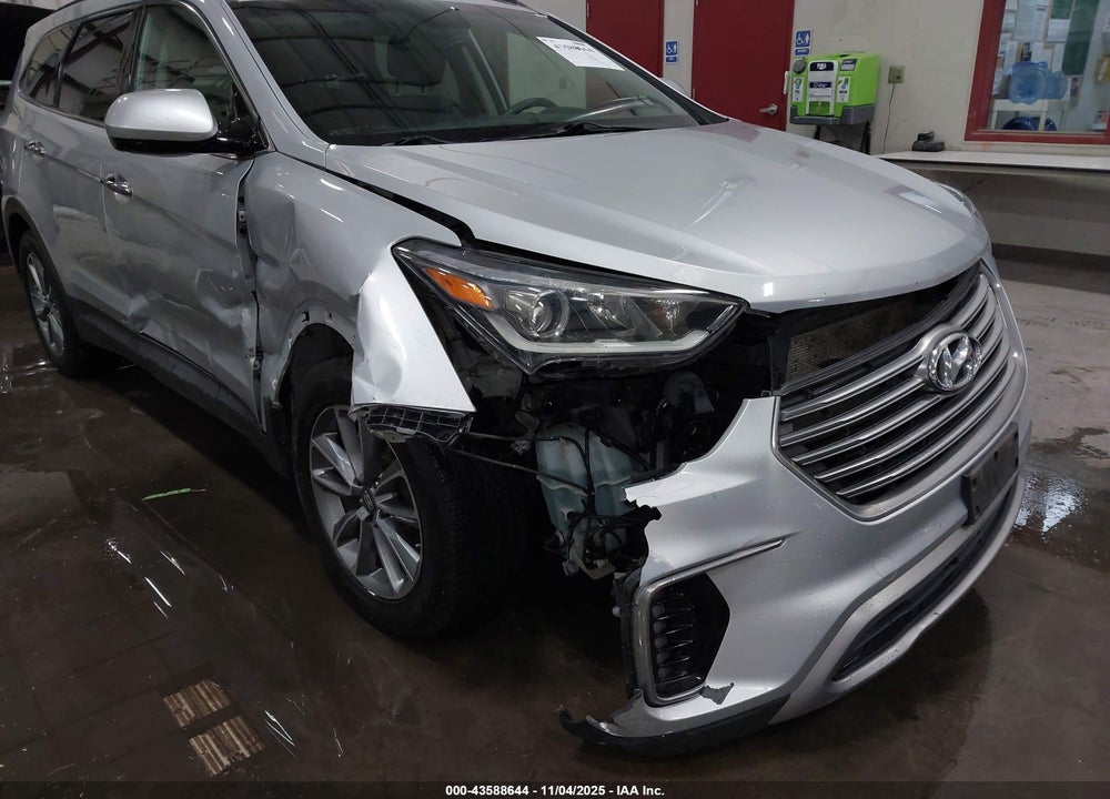 2017 HYUNDAI SANTA FE SE VIN: KM8SMDHF8HU212853