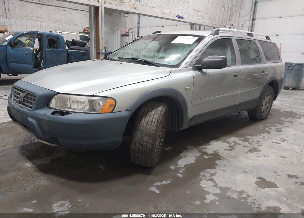 2005 VOLVO XC70 2.5T AWD VIN: YV1SZ592251189018