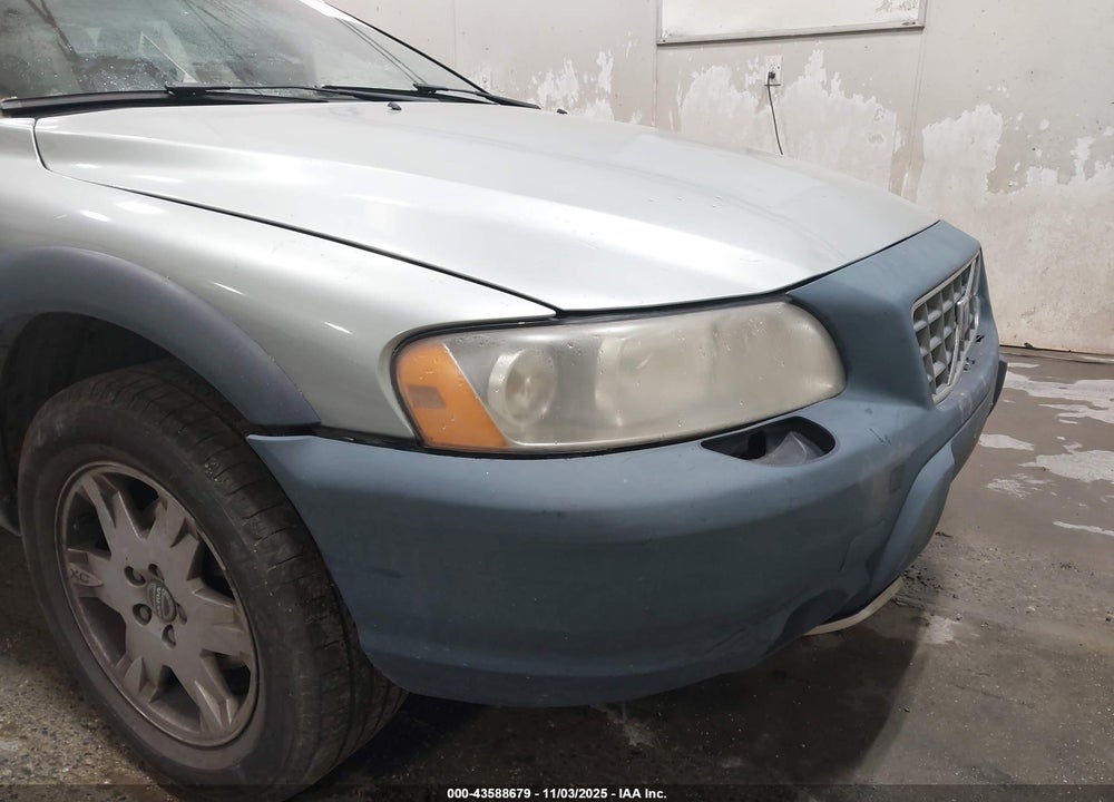 2005 VOLVO XC70 2.5T AWD VIN: YV1SZ592251189018