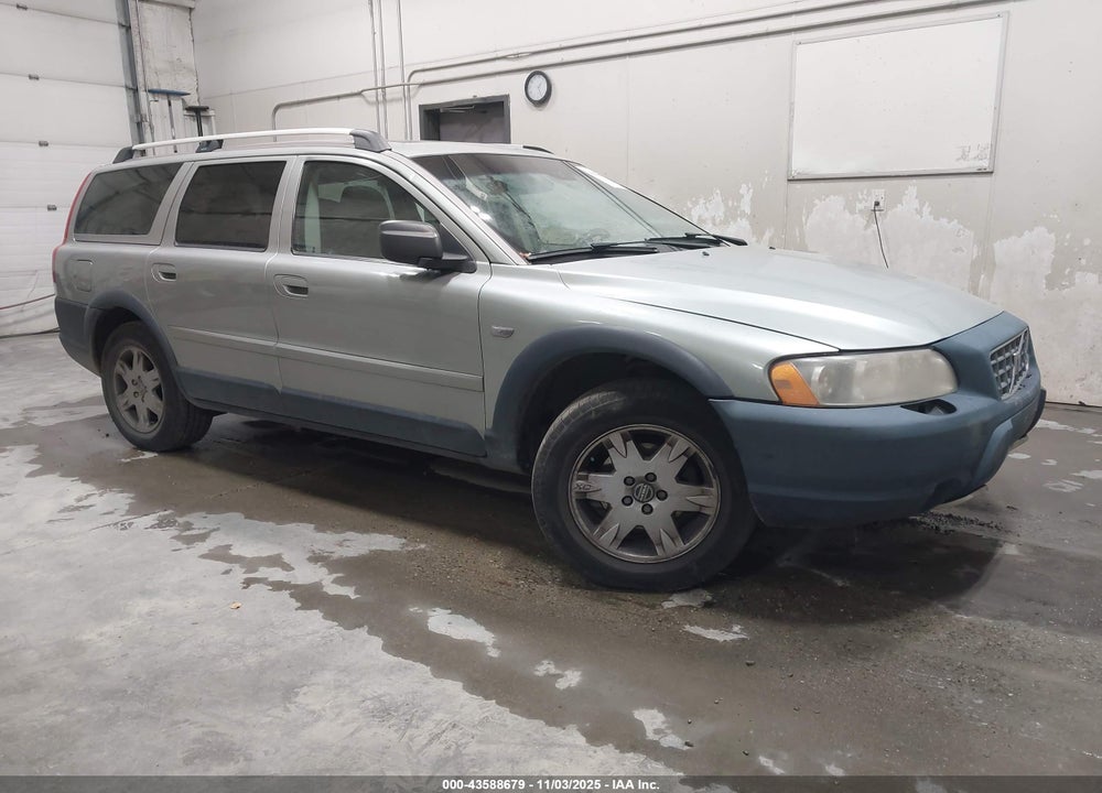 2005 VOLVO XC70 2.5T AWD VIN: YV1SZ592251189018