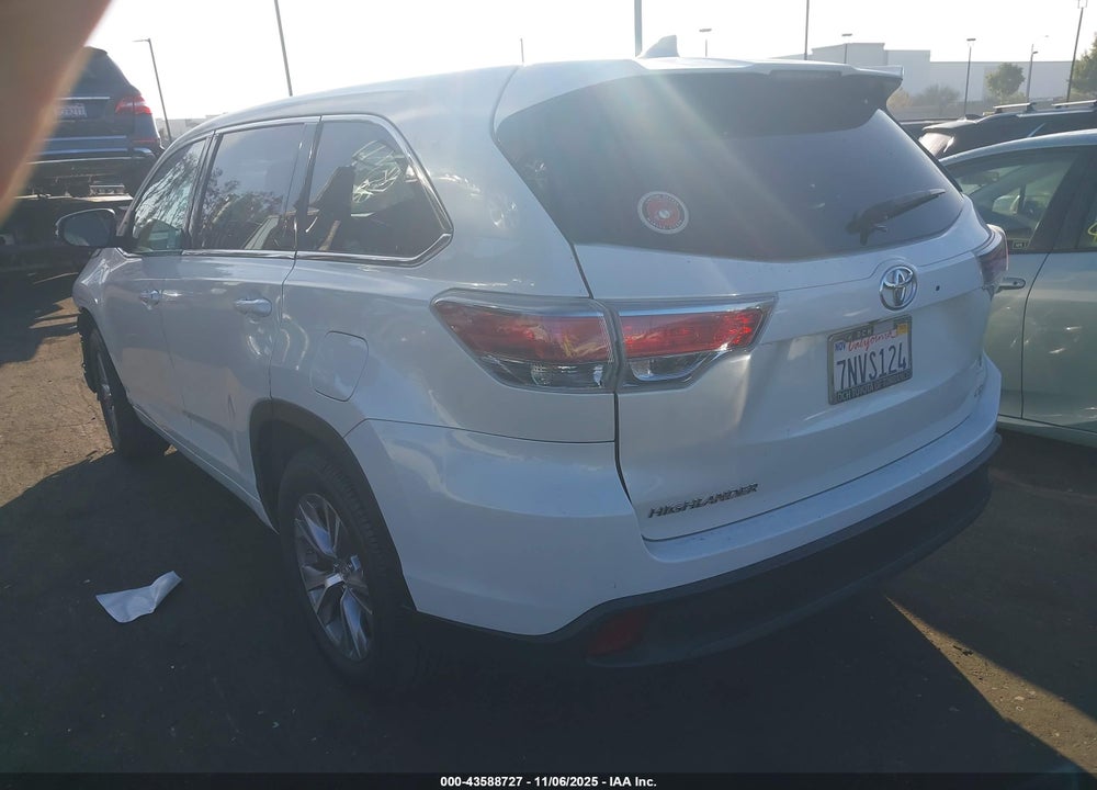 2015 TOYOTA HIGHLANDER LE PLUS V6 VIN: 5TDZKRFH5FS109319