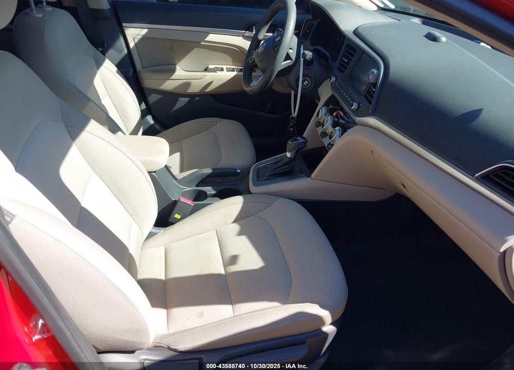 2019 HYUNDAI ELANTRA VIN: KMHD84LF9KU782677