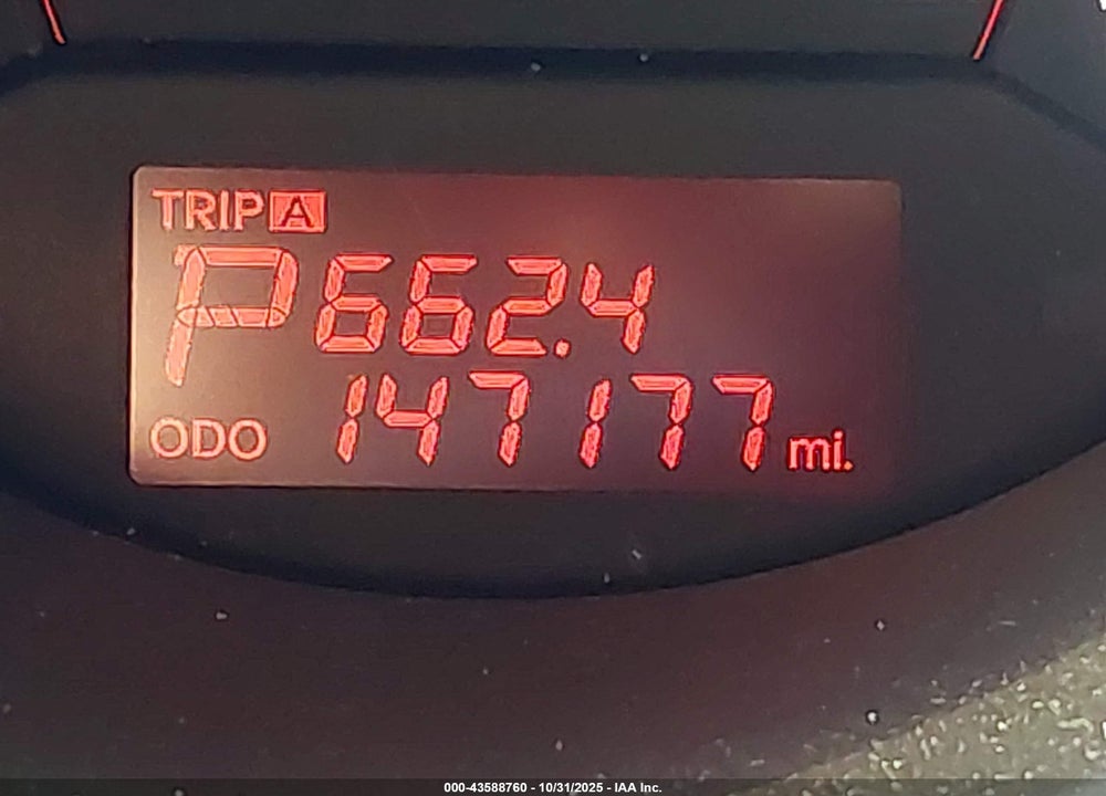 2011 KIA SORENTO LX VIN: 5XYKTCA11BG142959