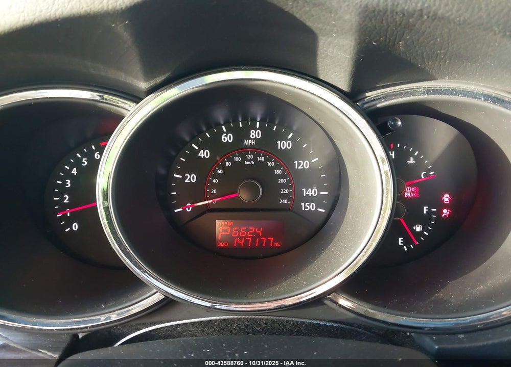 2011 KIA SORENTO LX VIN: 5XYKTCA11BG142959
