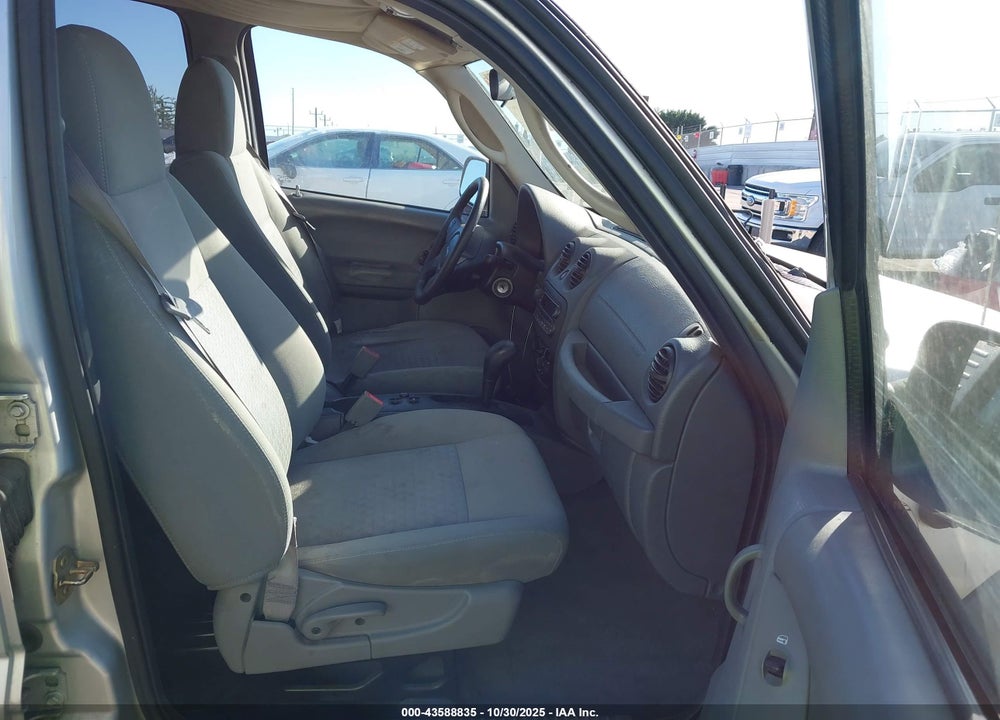 2005 JEEP LIBERTY SPORT VIN: 1J4GK48K65W549349
