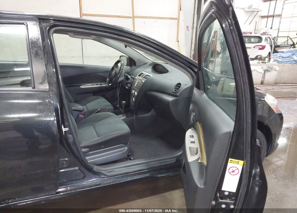 2009 TOYOTA YARIS VIN: JTDBT903594047240
