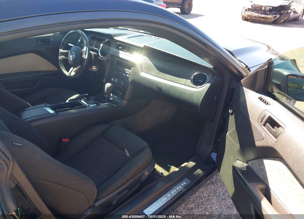 2014 FORD MUSTANG V6 VIN: 1ZVBP8AM3E5311319