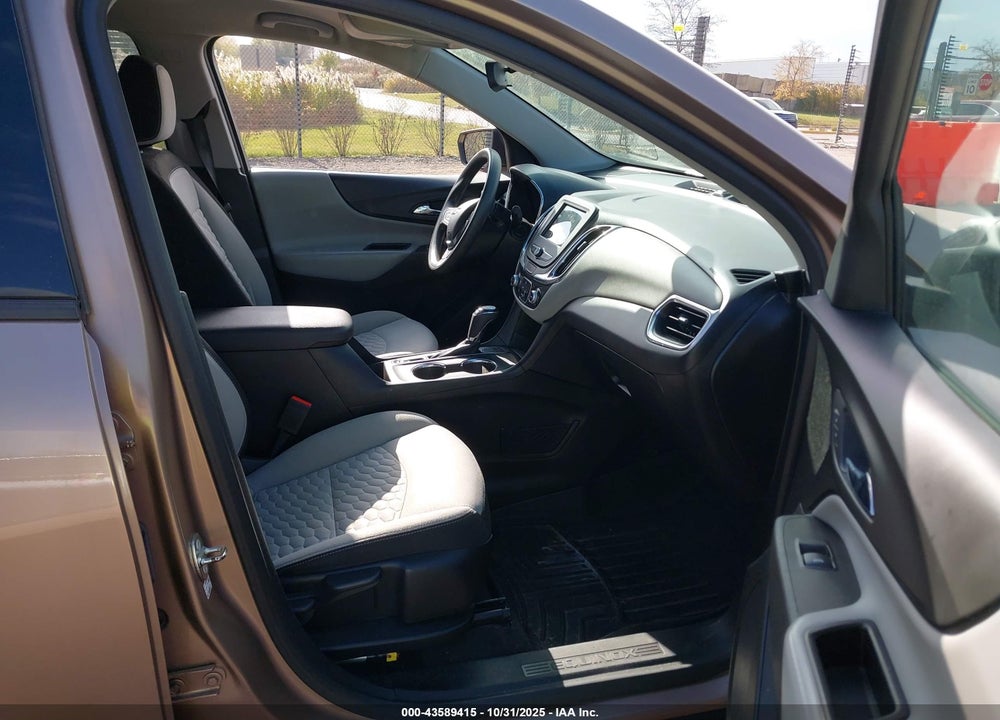 2019 CHEVROLET EQUINOX VIN: 2GNAXSEVXK6121233