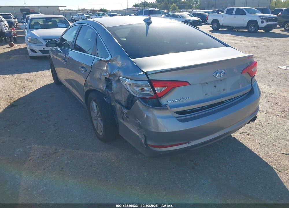 2015 HYUNDAI SONATA SE VIN: 5NPE24AF5FH000579