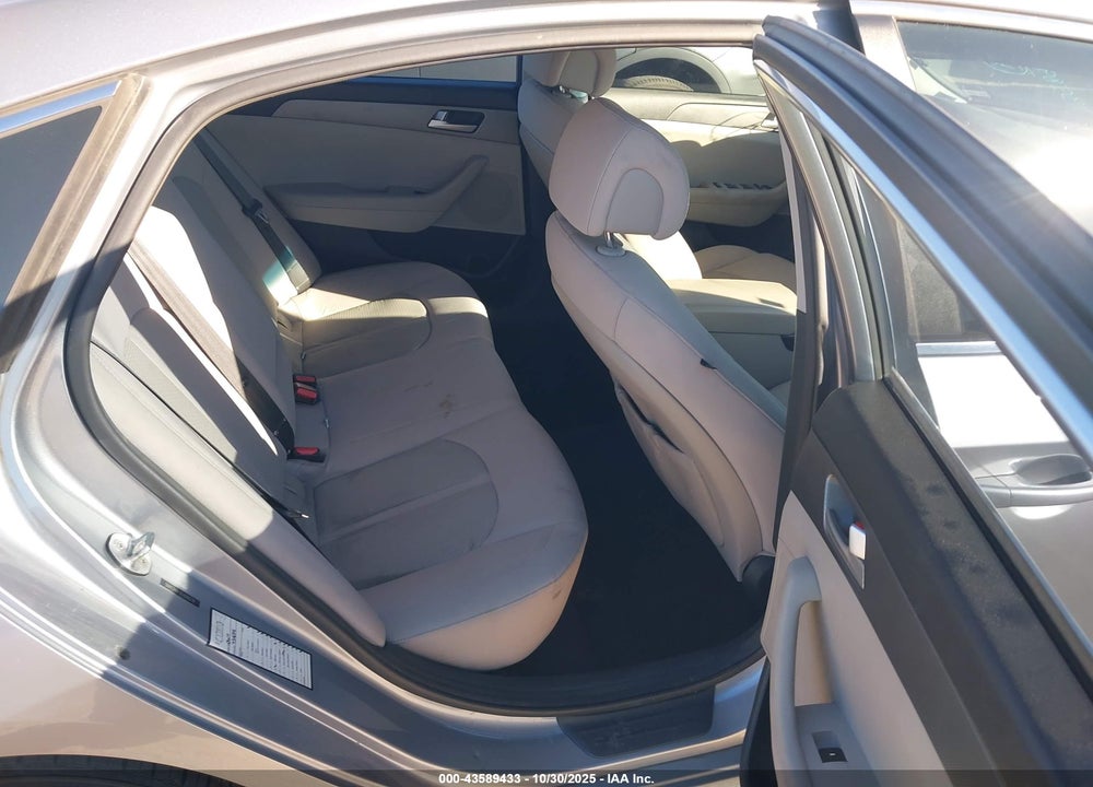 2015 HYUNDAI SONATA SE VIN: 5NPE24AF5FH000579