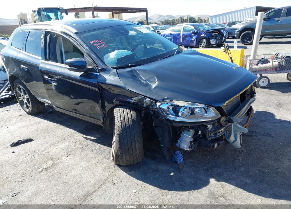 2015 VOLVO XC60 T6 VIN: YV4902RK8F2665181