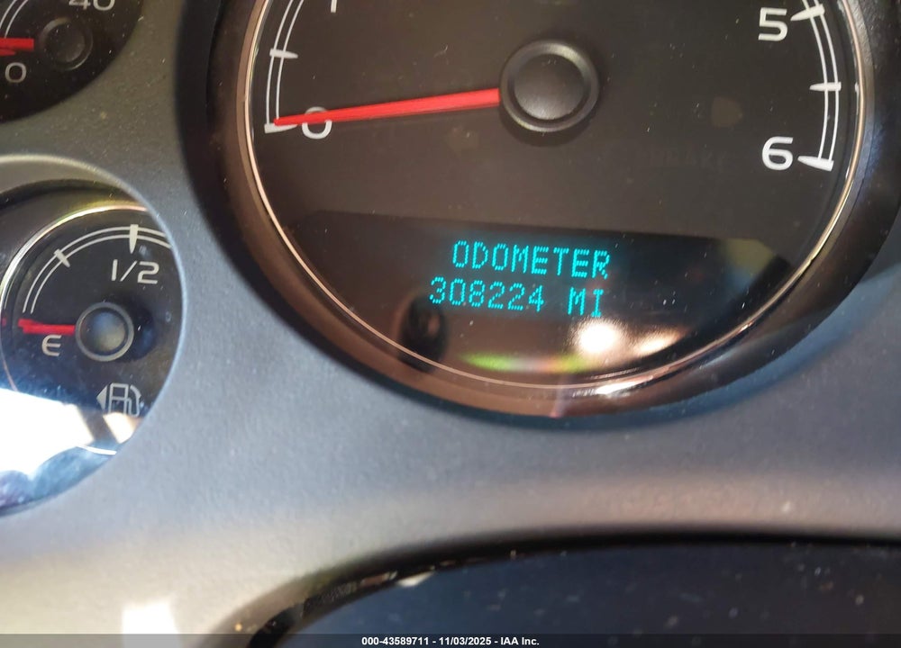 2007 CHEVROLET TAHOE LT VIN: 1GNFC13077R395097