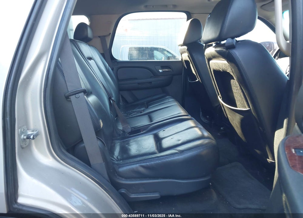 2007 CHEVROLET TAHOE LT VIN: 1GNFC13077R395097