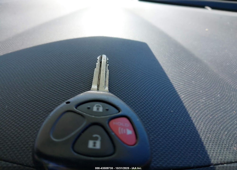 2011 TOYOTA MATRIX S VIN: 2T1KE4EE5BC046812
