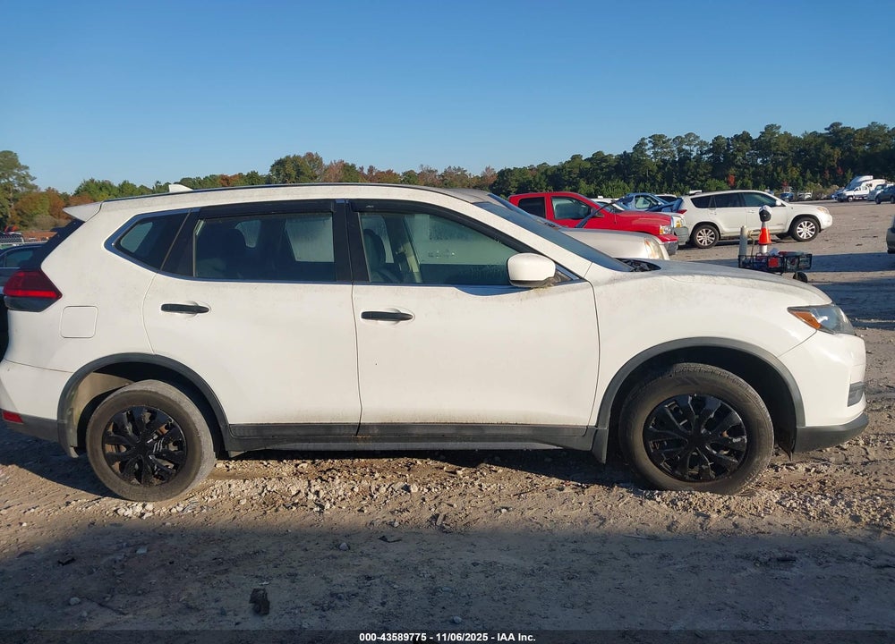 2017 NISSAN ROGUE S VIN: 5N1AT2MV3HC734182