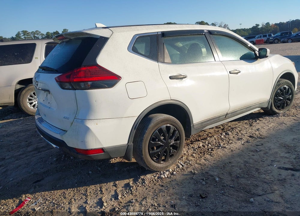 2017 NISSAN ROGUE S VIN: 5N1AT2MV3HC734182