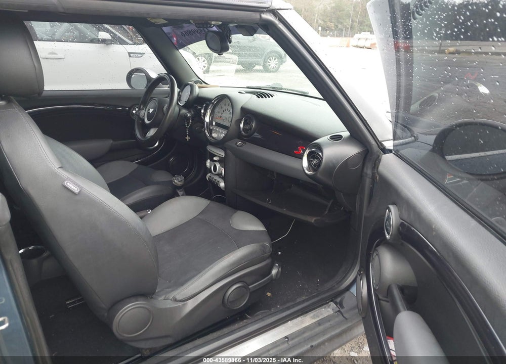 2010 MINI COOPER VIN: WMWMR3C59ATZ19038