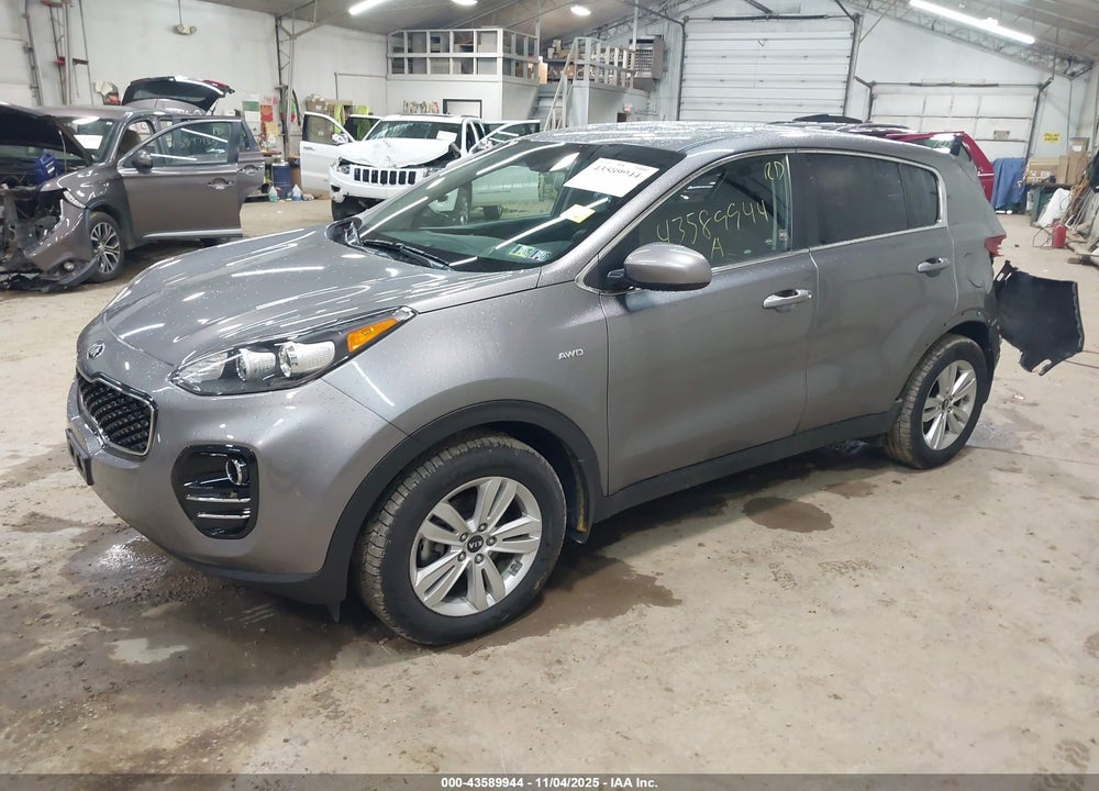 2018 KIA SPORTAGE LX VIN: KNDPMCACXJ7447747