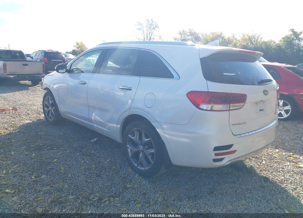 2016 KIA SORENTO 3.3L SX VIN: 5XYPK4A57GG112535