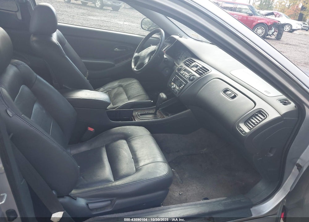 2000 HONDA ACCORD 3.0 EX VIN: 1HGCG2252YA043453