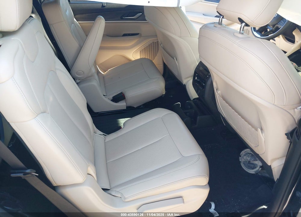 2023 JEEP GRAND CHEROKEE L LIMITED 4X2 VIN: 1C4RJJBG7P8835982