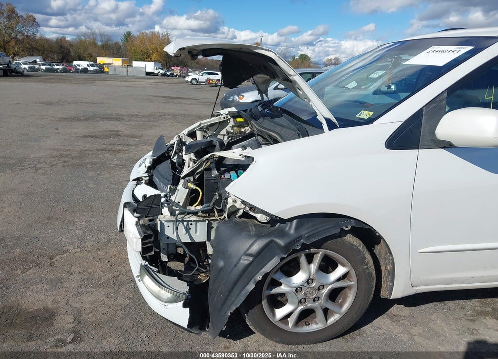 2004 TOYOTA SIENNA XLE VIN: 5TDZA22C04S205876