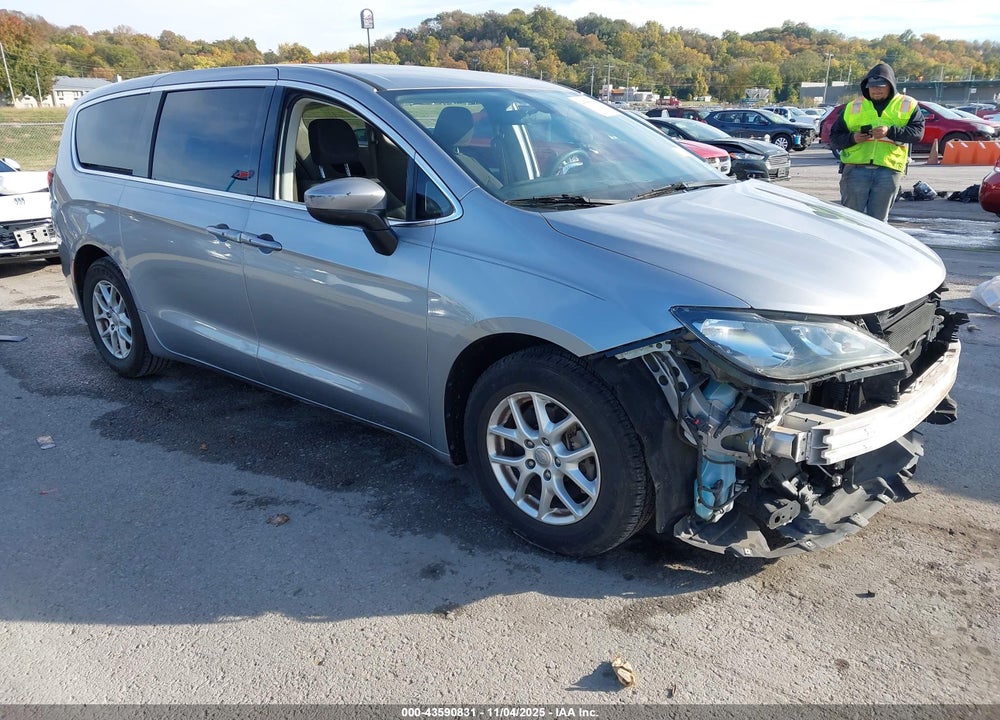 2018 CHRYSLER PACIFICA TOURING VIN: 2C4RC1DG7JR173906