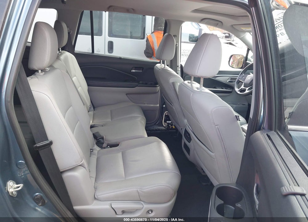 2020 HONDA PILOT VIN: 5FNYF6H55LB021372