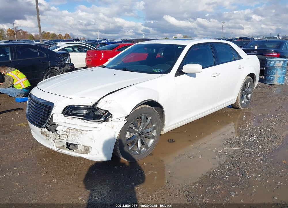 2014 CHRYSLER 300 VIN: 2C3CCAGG5EH353032