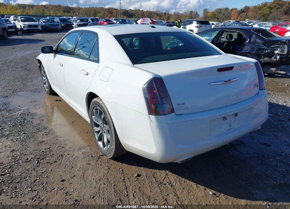 2014 CHRYSLER 300 VIN: 2C3CCAGG5EH353032