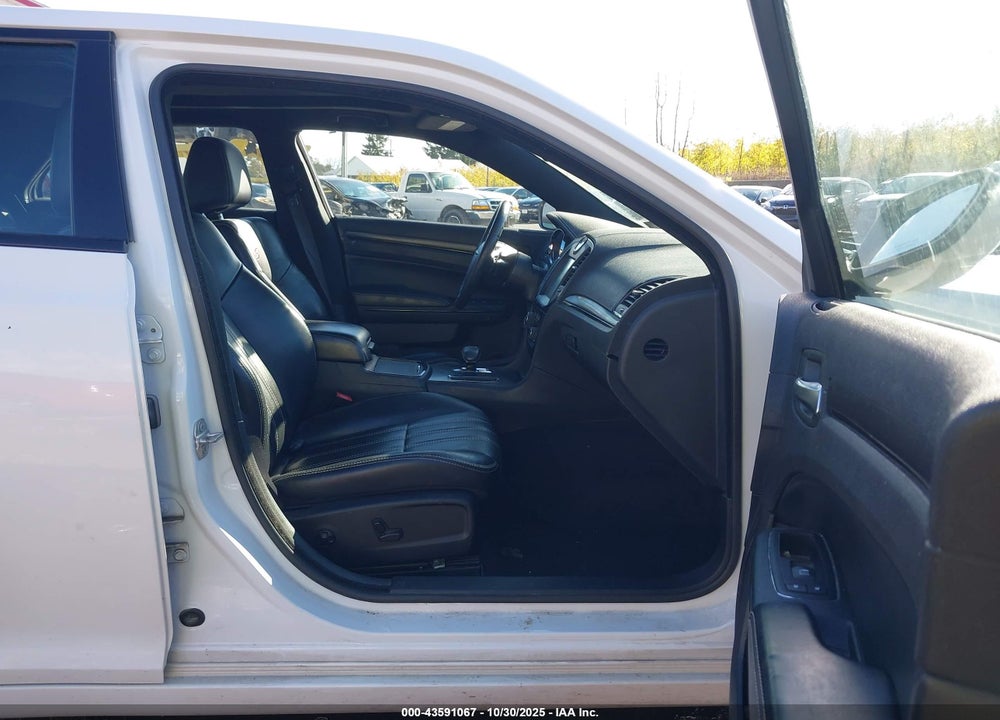 2014 CHRYSLER 300 VIN: 2C3CCAGG5EH353032