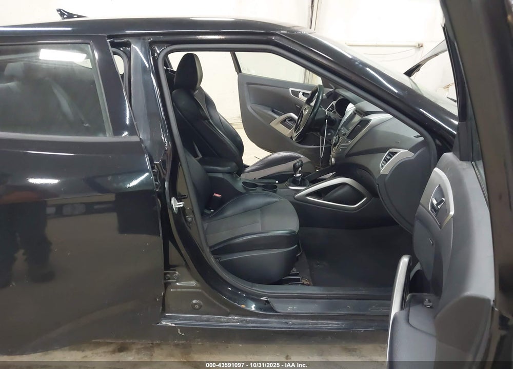 2013 HYUNDAI VELOSTER VIN: KMHTC6AD6DU094548