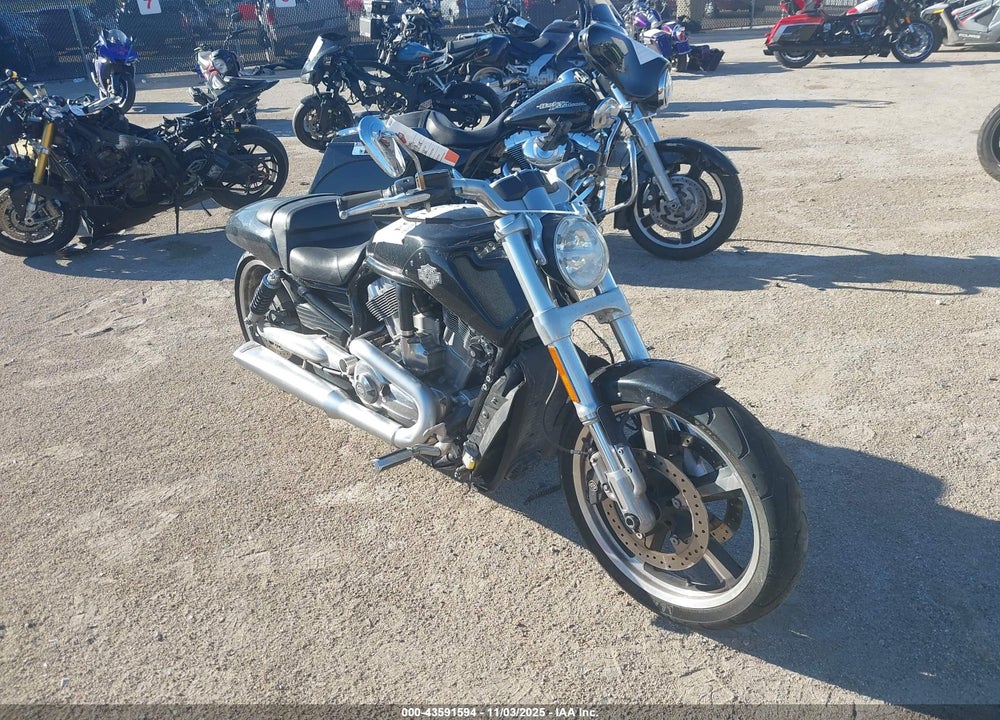 2011 HARLEY-DAVIDSON VRSCF VIN: 1HD1HPH13BC802853