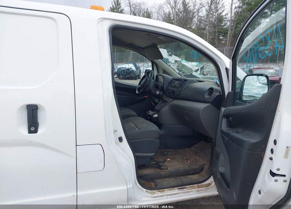2015 NISSAN NV200 S VIN: 3N6CM0KN5FK697321