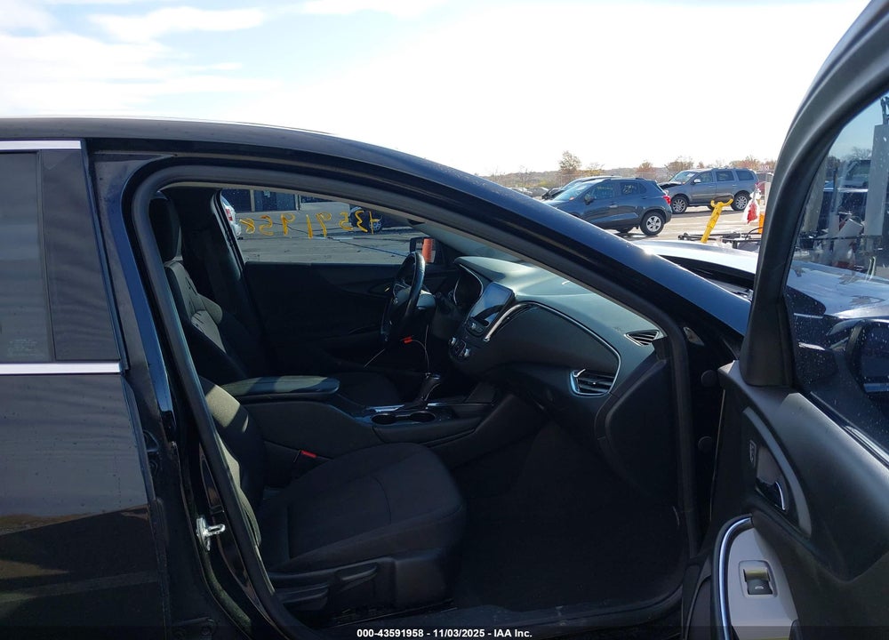 2018 CHEVROLET MALIBU LT VIN: 1G1ZD5ST0JF156529