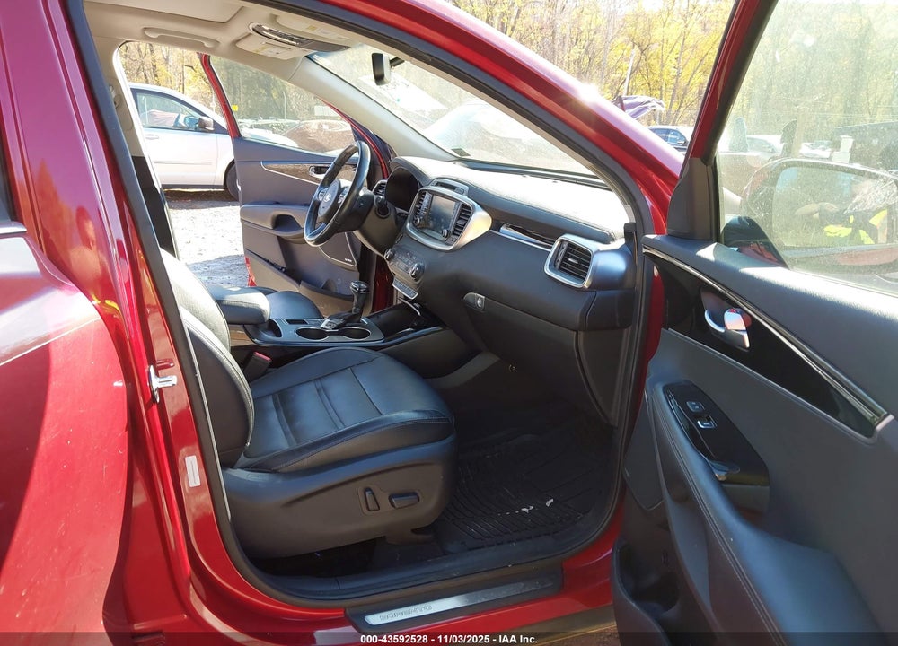 2016 KIA SORENTO 3.3L SX VIN: 5XYPK4A59GG041869