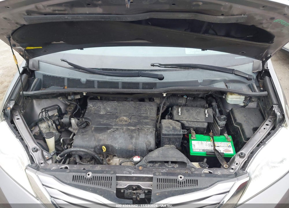 2015 TOYOTA SIENNA XLE 8 PASSENGER VIN: 5TDYK3DC0FS629850
