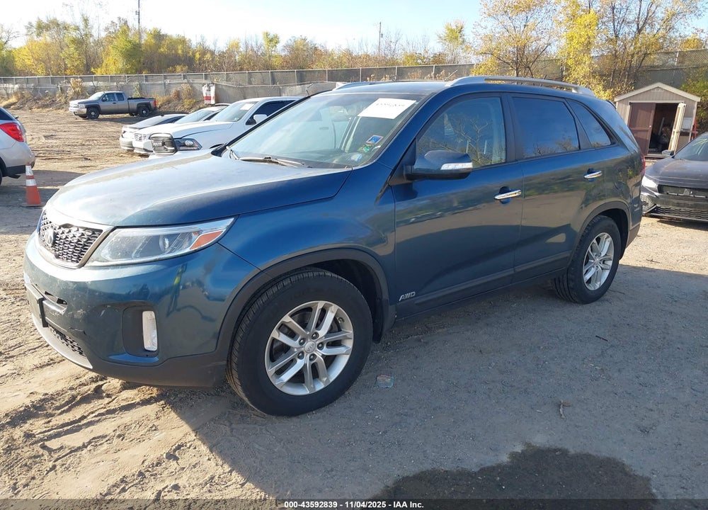 2014 KIA SORENTO LX VIN: 5XYKTCA68EG438108