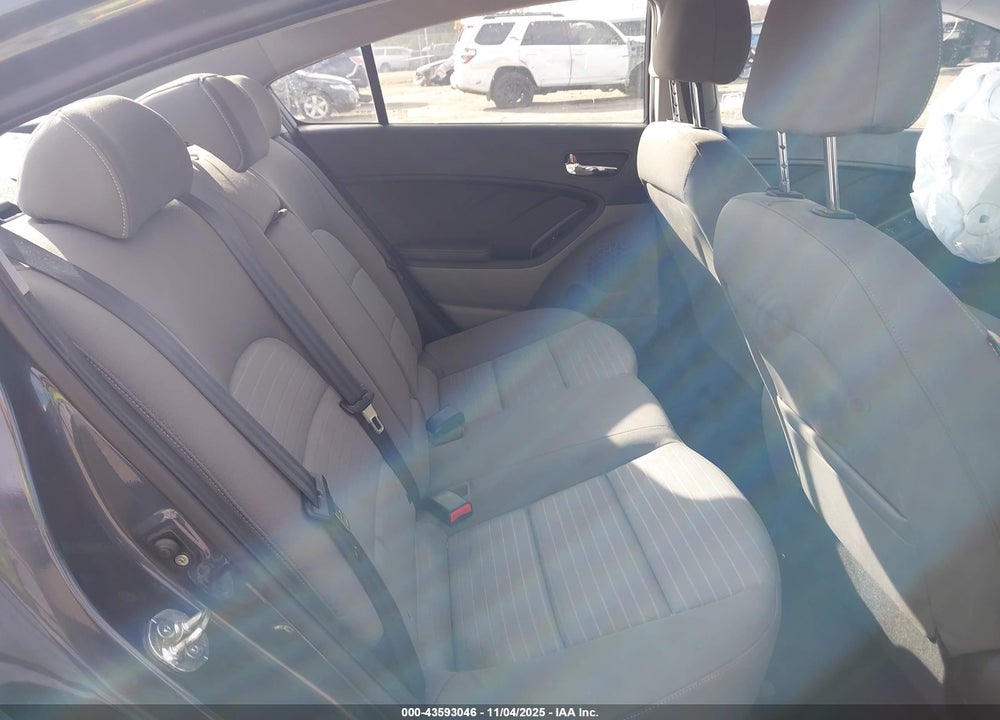 2015 KIA FORTE VIN: KNAFX4A83F5282077