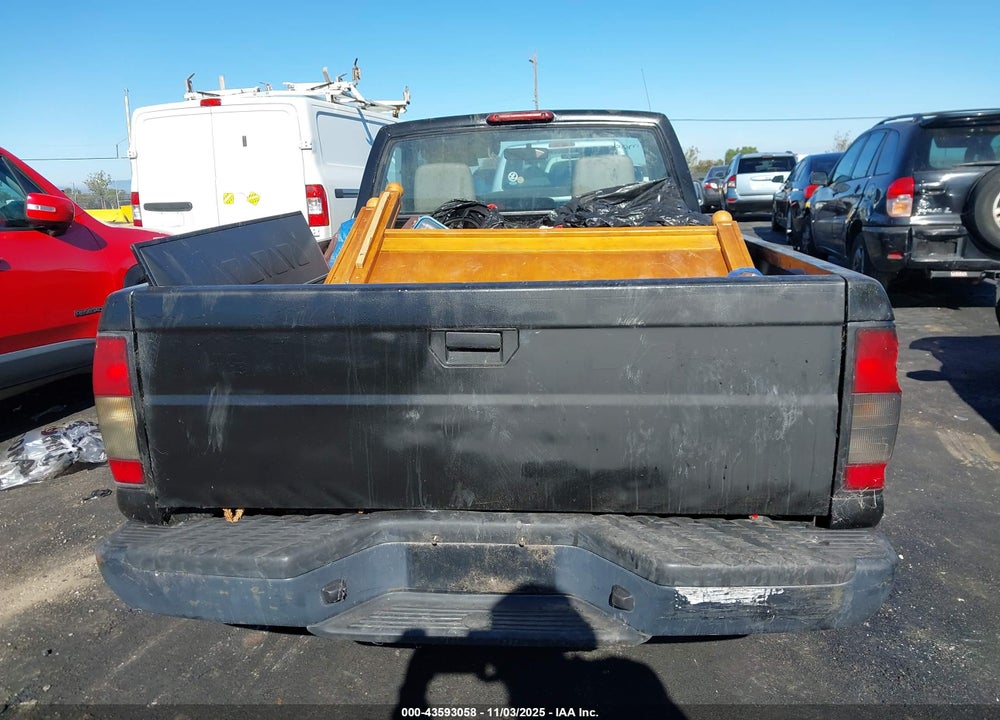 2000 NISSAN FRONTIER XE VIN: 1N6DD21S4YC388021