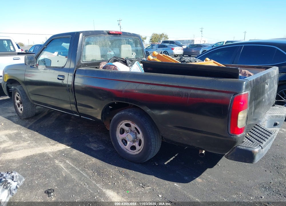 2000 NISSAN FRONTIER XE VIN: 1N6DD21S4YC388021