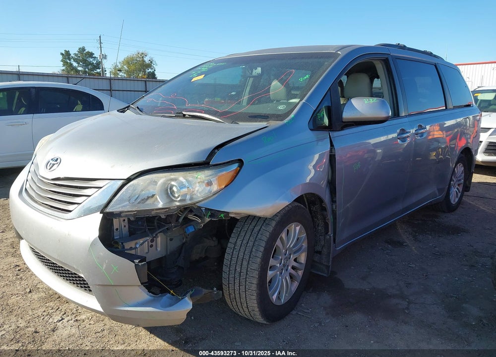 2014 TOYOTA SIENNA XLE V6 8 PASSENGER VIN: 5TDYK3DC4ES427494