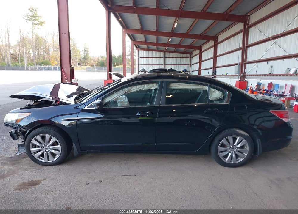 2011 HONDA ACCORD VIN: 1HGCP2F7XBA154903