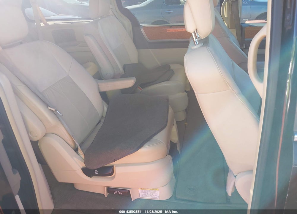 2010 CHRYSLER TOWN & COUNTRY NEW LIMITED VIN: 2A4RR7DX9AR365954