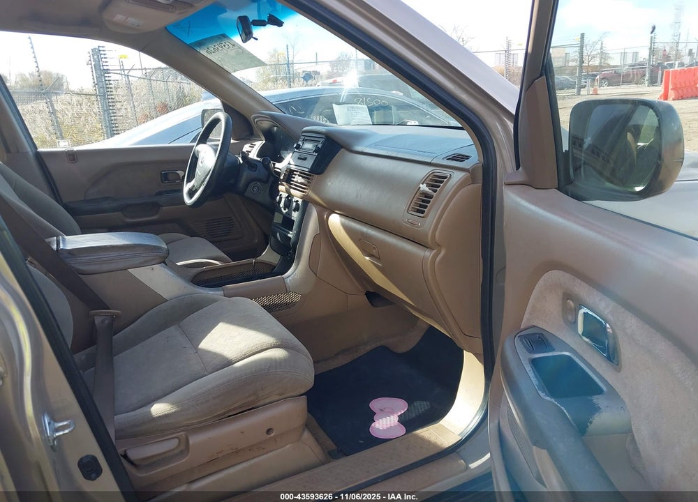 2003 HONDA PILOT LX VIN: 2HKYF18123H544074
