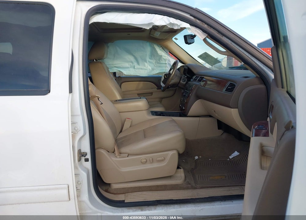 2010 CHEVROLET TAHOE LT VIN: 1GNUKBE05AR185456