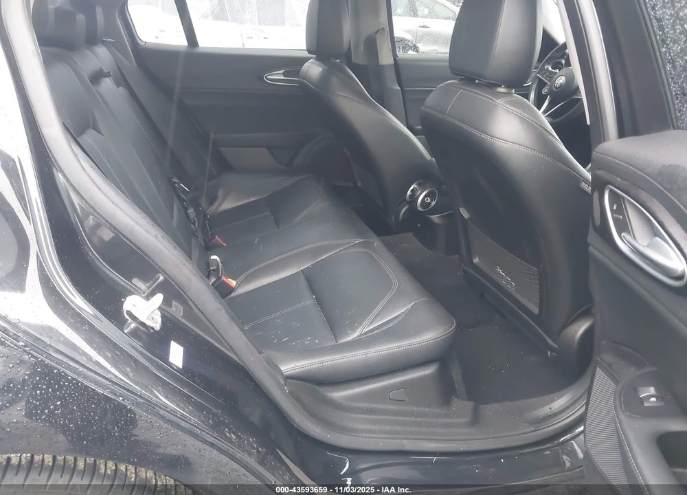 2017 ALFA ROMEO GIULIA AWD VIN: ZARFAEDN5H7537885