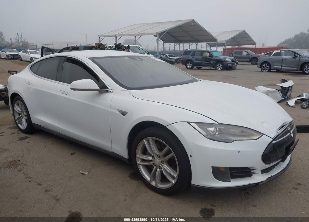 2015 TESLA MODEL S VIN: 5YJSA1E15FF103566