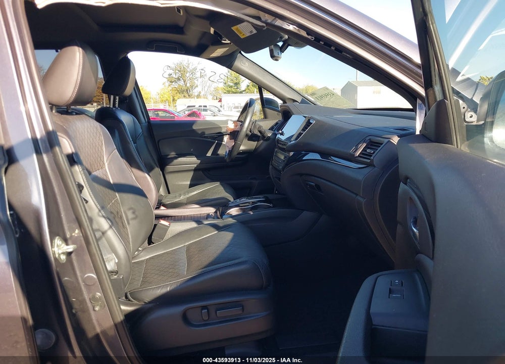 2019 HONDA PASSPORT VIN: 5FNYF8H93KB022159